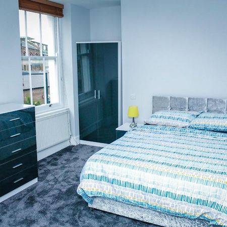 Camden Guest House Double Bedroom With Super Large King Bed Londra Exterior foto