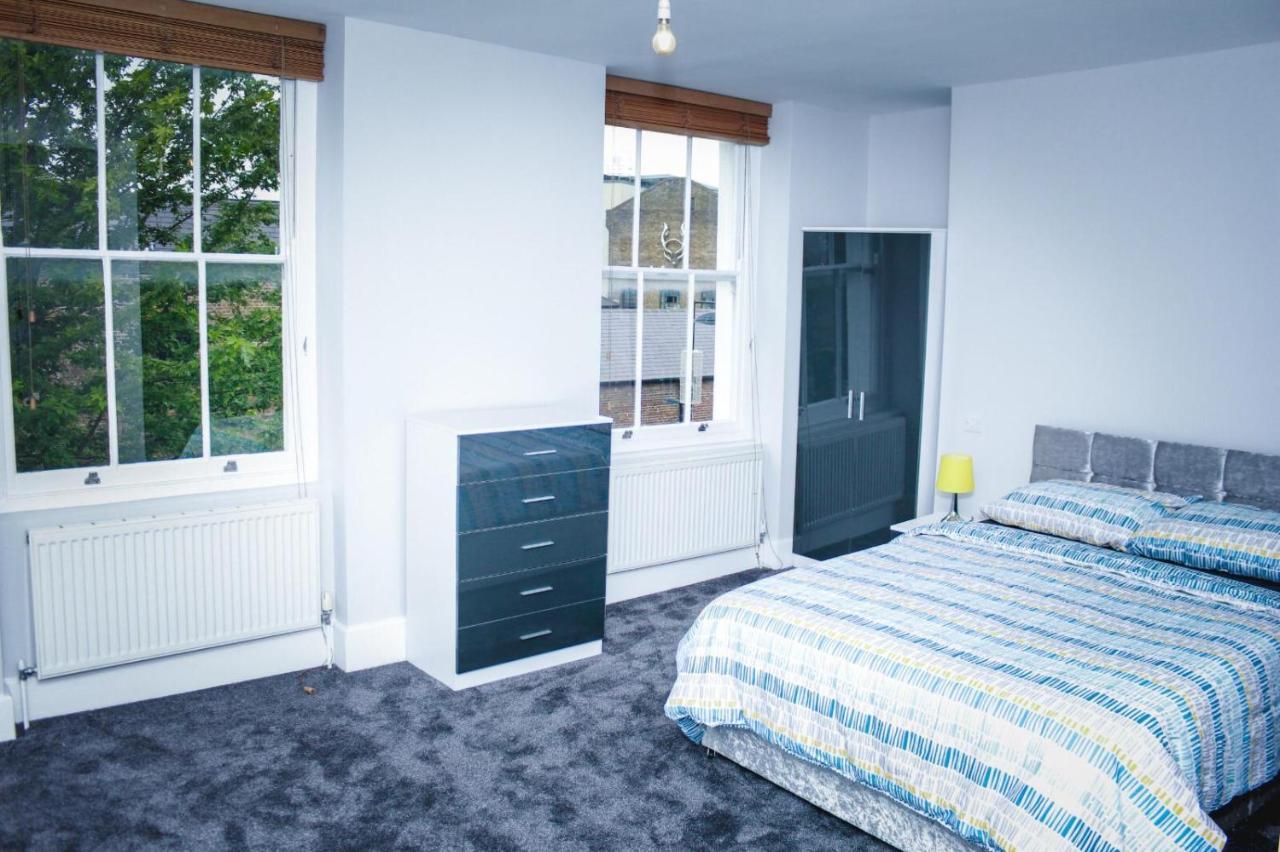 Camden Guest House Double Bedroom With Super Large King Bed Londra Exterior foto