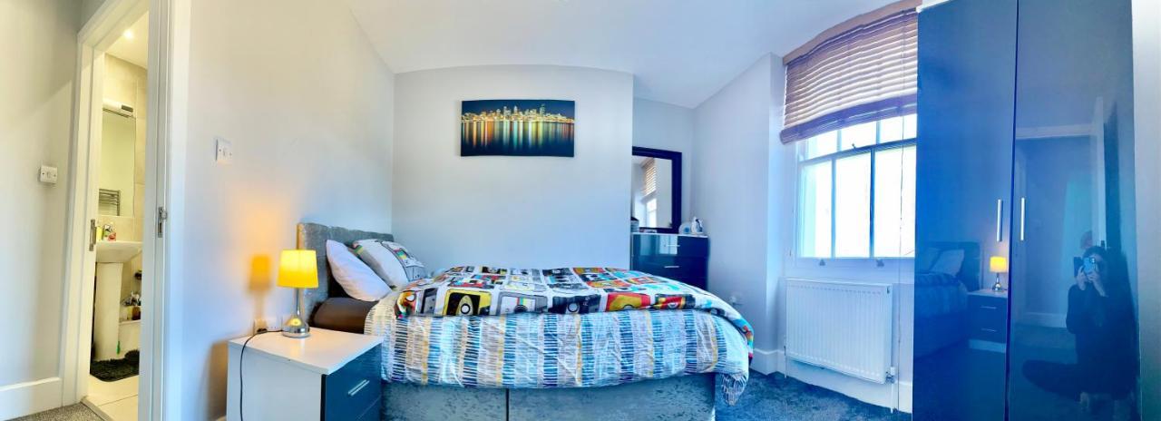Camden Guest House Double Bedroom With Super Large King Bed Londra Exterior foto